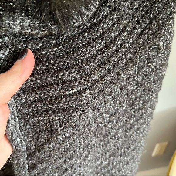 AX Armani Exchange knit sweater vest with removable faux fur collar - size small - Picture 3 of 11